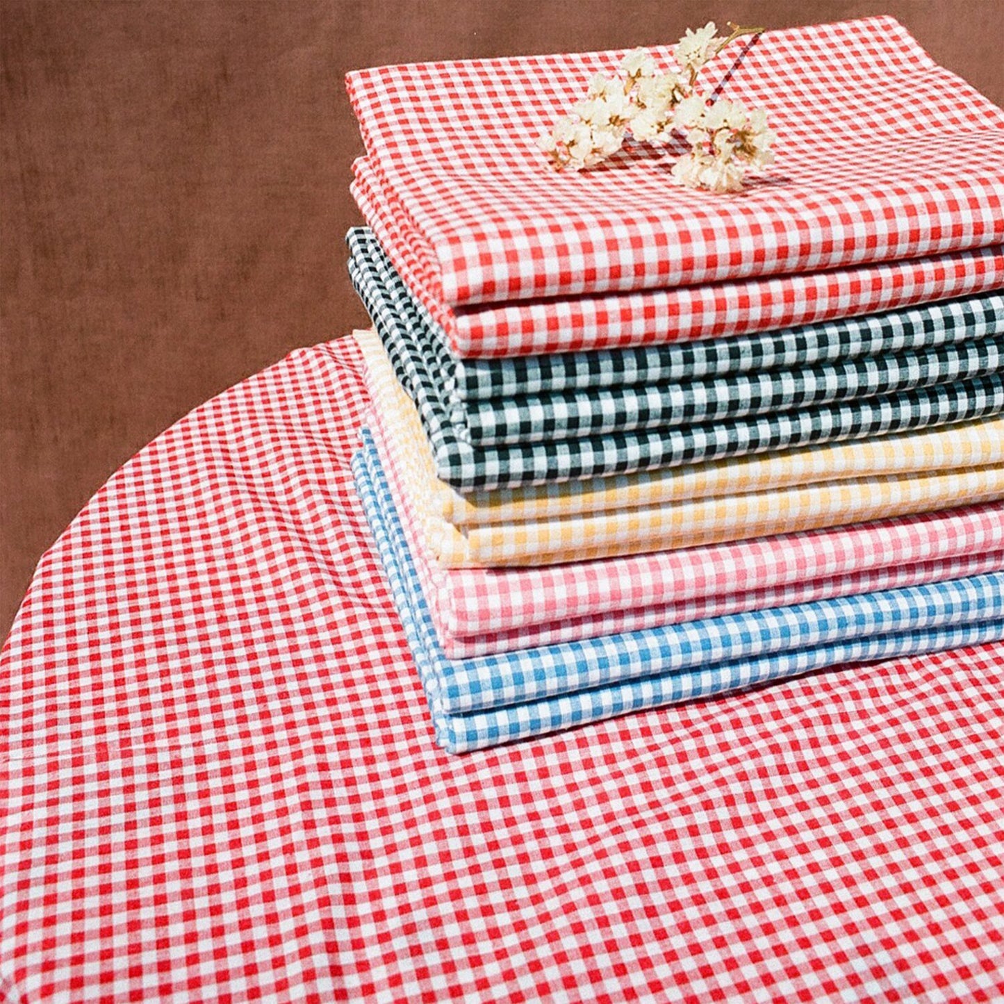 textile, tablecloth, table, cotton tablecloth, checkered tablecloth, kitchen linens, kithchen textile